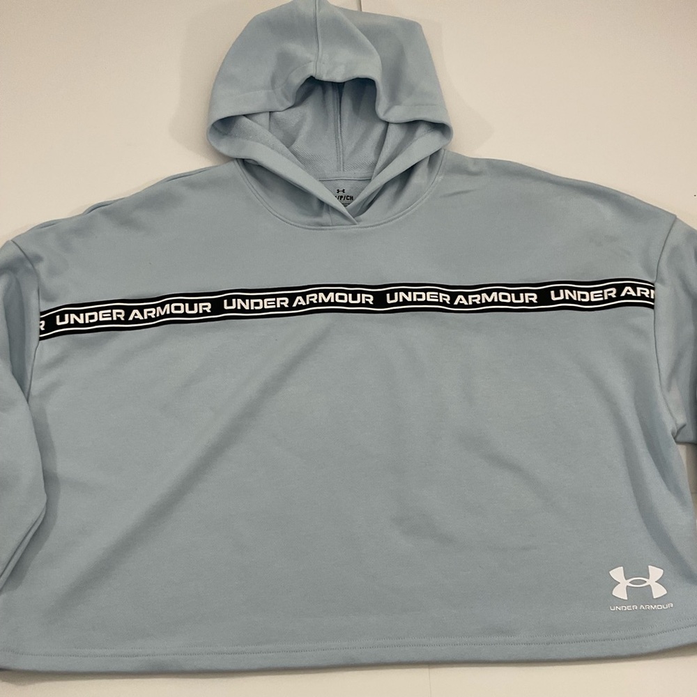 Loose fit Women’s Under Armour blue sweatshirt Size SM